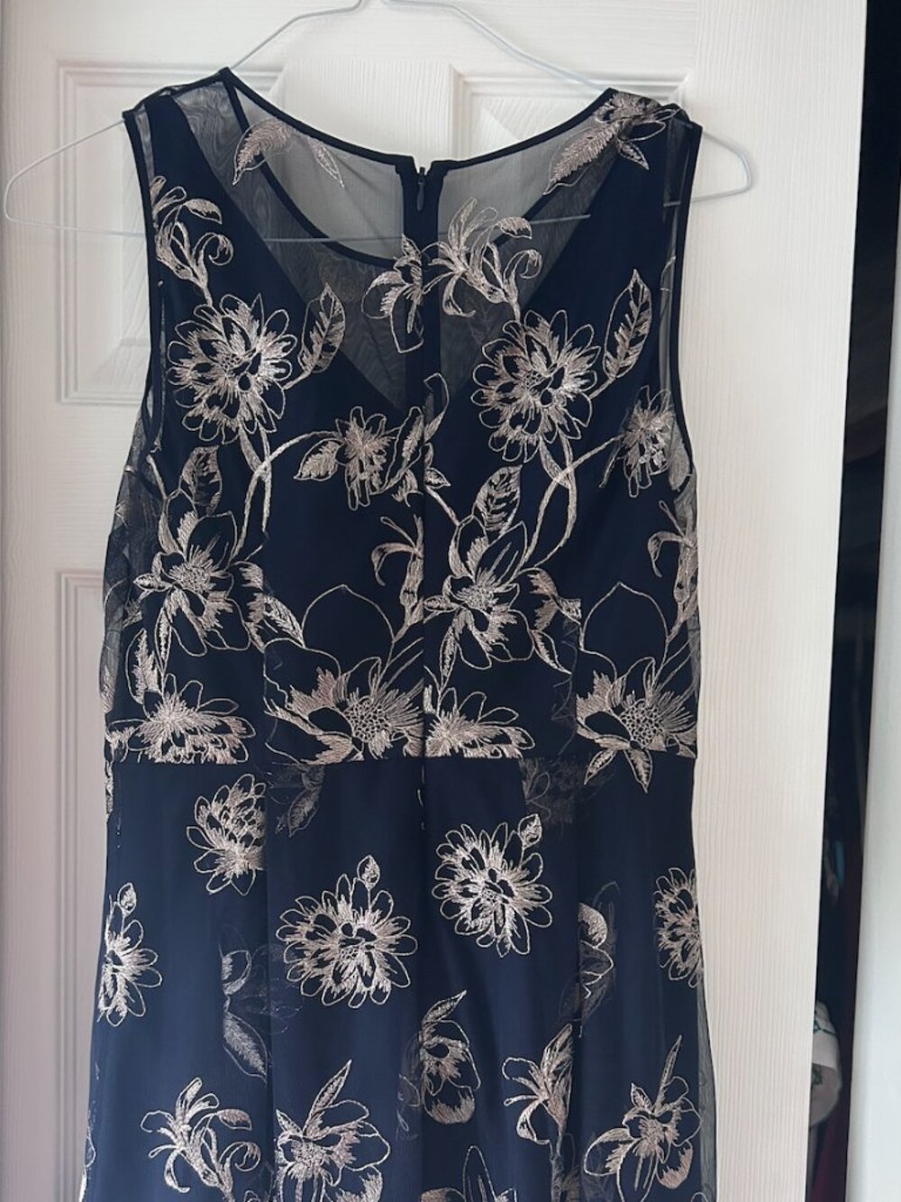 Tahari Size 8 Silver-embroidered flowers on Navy A-line dress